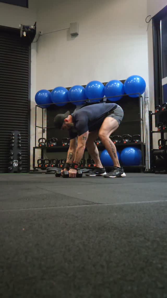 Thiago Domingues durante treino de força na TD Performance Física